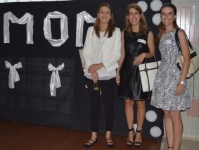 Moms06