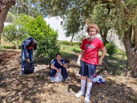 2b5aff58-f3b1-4260-8975-8c6d4a56e4c3