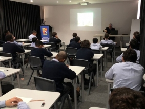 Confer&ecirc;ncia Jesu&iacute;tas - 8&ordm; ano 2
